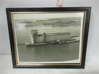 VINTAGE 1940'S PHOTOGRAPH OF KINGSTON GRAIN