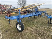 DMI 3 pt. 11 shank NH3 tool bar w/ Hiniker flow