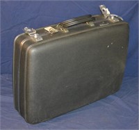 American Tourist Suitcase 20"x15"x6.5" w/ Key