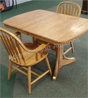 Richardson Brothers Co. solid oak dinette table