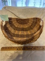 VINTAGE "LOW COUNTRY" BASKET - EXCELLENT COND.