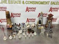 Miscellaneous lot of lighthouses and figurines