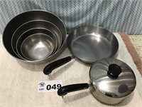 STAINLESS STEEL BOWLS (4), SKILLET, POT