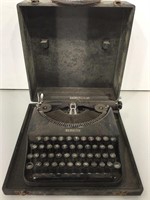 Remington Remette Typewriter in Case. Needs