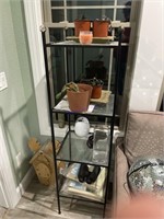 5 foot plant stand no contents