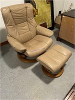 Stressless relaxation reclining chair and ottoman