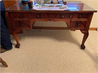 NICE Wooden Claw Foot Desk