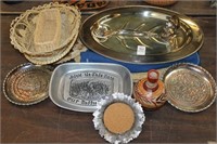 PLATTERS AND TRAYS
