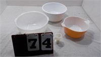 PYREX / Glass bake bowls