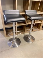 2 modern adjustable stools