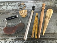 Group of vintage items