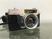 Vtg.Petri camera w/ accessories