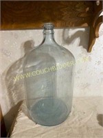 5 gallon glass water jar