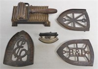lot of 7 iron items & stands, ruffle maker & other