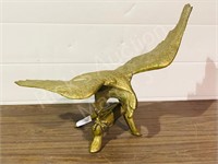 Brass eagle - 27" wing span , 20" tall