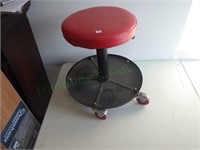 Nice all-purpose stool on casters for garage use!