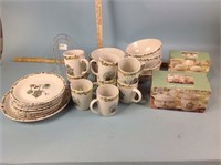Thomson pottery bird house dinnerware set