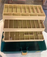 PLANO PLASTIC TACKLE BOX GRN/ TAN