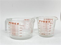 2 Pyrex Measuring Cup- 4 Cup & 2 cup