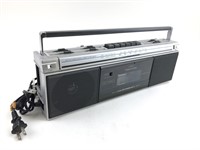Vintage Realistic Stereo 14-788