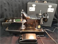 Singer Featherweight Sewing Machine Bobbin & case