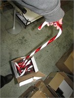 10-- CANDY CANE LIGHT UP PATHWAY LIGHTS