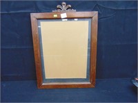 ANTIQUE WOODEN PICTURE FRAME