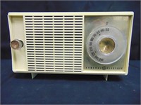 CANADIAN GENERAL ELECTRIC 15R22 AM TUBE RADIO 1958