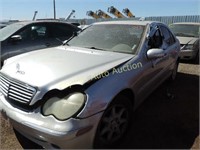 2003 Mercedes C-Class WDBRF61J93F370167 Silver