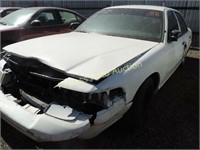 1998 Ford Crown Victoria 2FAFP71W5WX115517 White