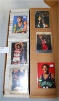 APPROX 800 BASKETBALL CARDS