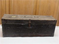 Antique Saw Box with Disston Saw