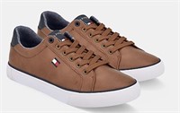 NWT TOMMY HILFIGER RANCE SNEAKERS 13