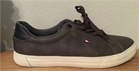 NWT TOMMY HILFIGER DK GRAY LEATHER SNEAKER 12M $70