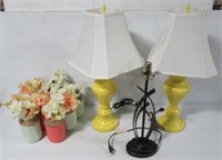 (3) Decorative lamps with artificial flowers.