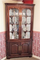 Corner cabinet (no contents)