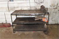 Work Bench With No 5 Vice And Grinder