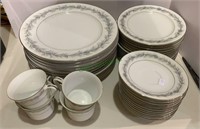 39 peace china set - made in  Japan in the