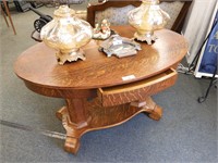 ANTIQUE TIGER OAK OVAL LIBRARY OR FOYER TABLE