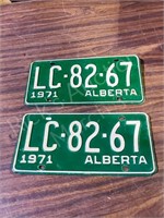 pair of Alberta 1971 plates