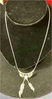 Jewelry - 20 inch necklace with two leaf and