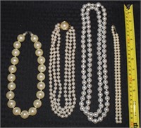 Lot of Faux pearl necklaces incl. magnetic