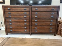 DRESSER