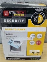 Utilitech pro security Dusk to Dawn wall light,