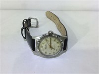 Admiration Swiss 17 Jewel Vintage Watch. Works