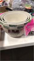 Set of 3 apple decor ceramic bowls