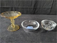 Box of glass and crystal bowls, compote