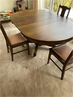 PEDESTAL TABLE & 5 CHAIRS