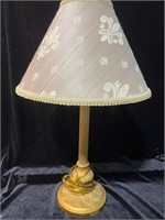 SOLID METAL TABLE LAMP WITH SHADE