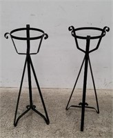 Pair of metal plant stands approx 36"x13"